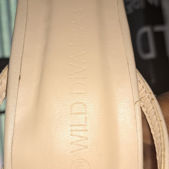 Wild diva, cream color open toe heels, size 9 - Picture 5 of 7